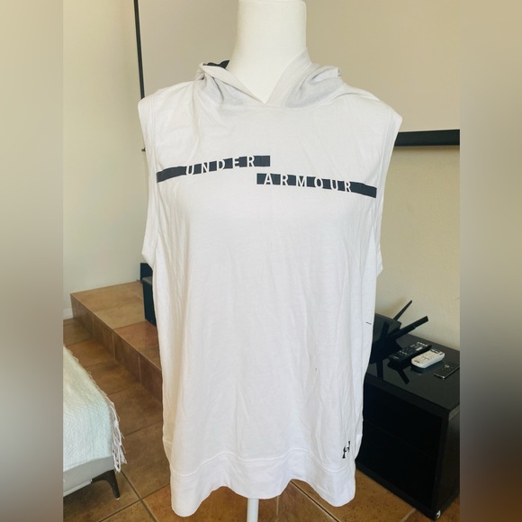 Under Armour | Tops | Under Armour Seamless Sleeveless Hoodie White |  Poshmark